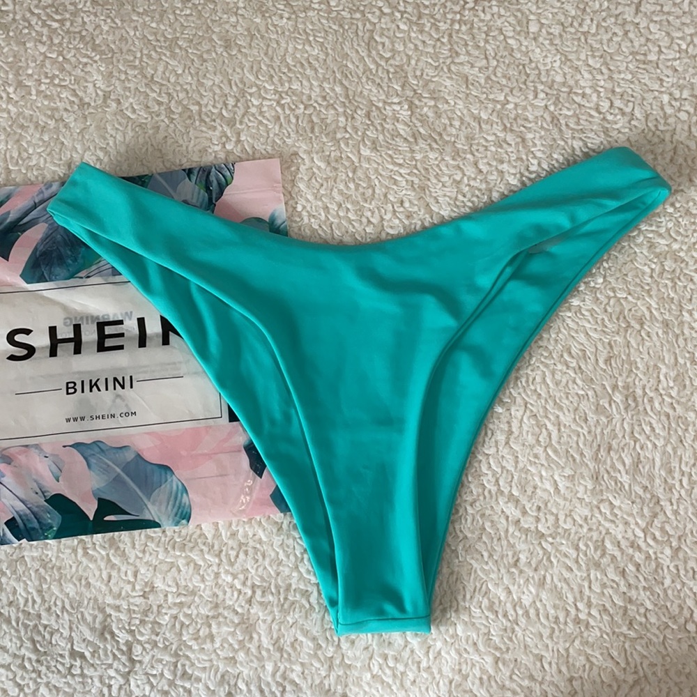Shein bikini - Picture 3 of 4